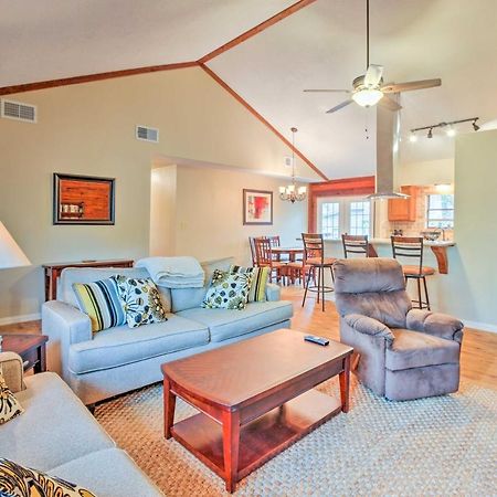 Spacious Kemah Clear Lake Home With Porch And Fire Pit Bagian luar foto